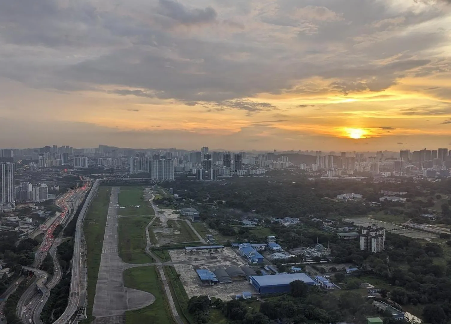 Appartamento Cozy Skyline Retreat At Trion Kl, Level 63 Kuala Lumpur